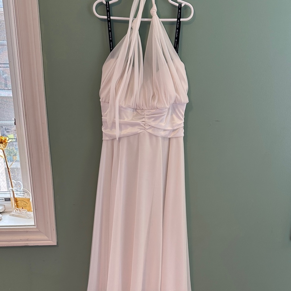 Elegant White Backless Dress